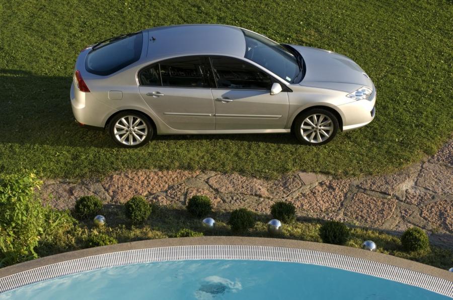  Renault Laguna III 2007 года  (фото 40 из 92)